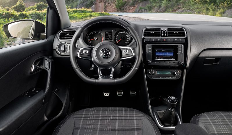 2017 Volkswagen Polo Sedan – 1.6 full