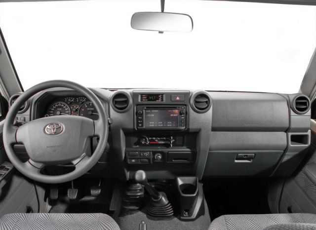 2015 Toyota Land Cruiser 70 – 4.0 V6 full