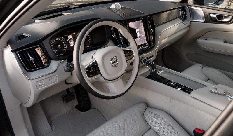 Volvo XC60 2018-T6 R Design Highline full